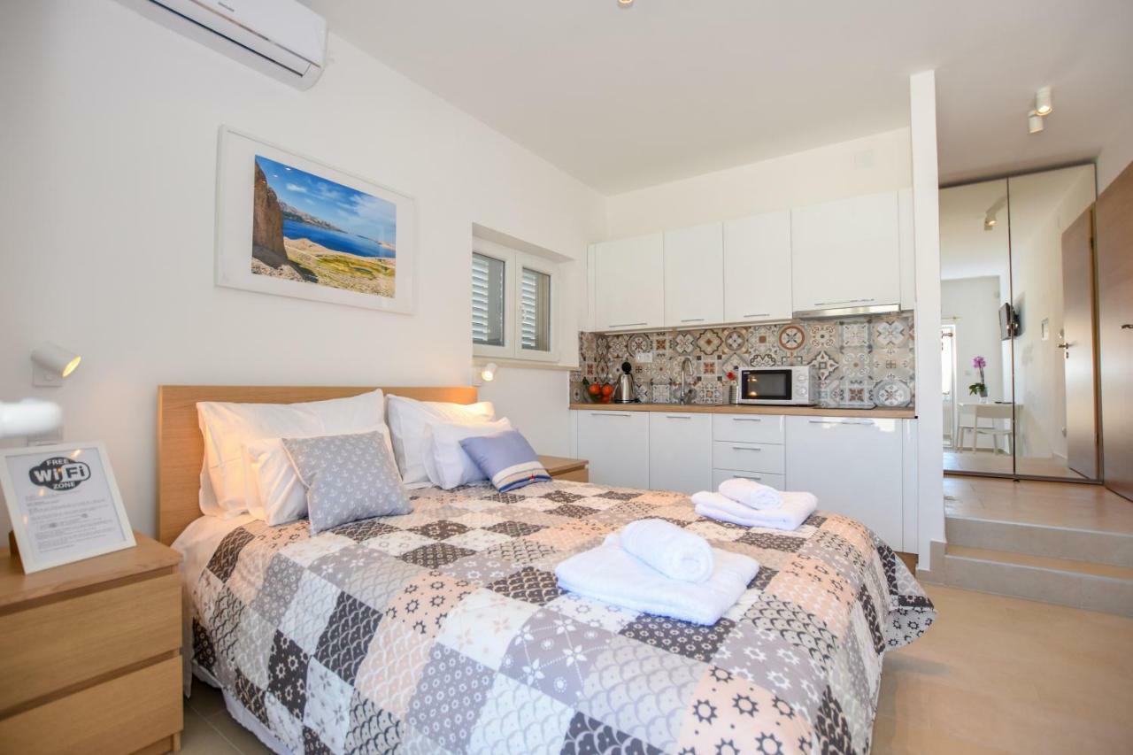 Villa Magena - Luxury Apartments In Pag Center Pag Town Εξωτερικό φωτογραφία